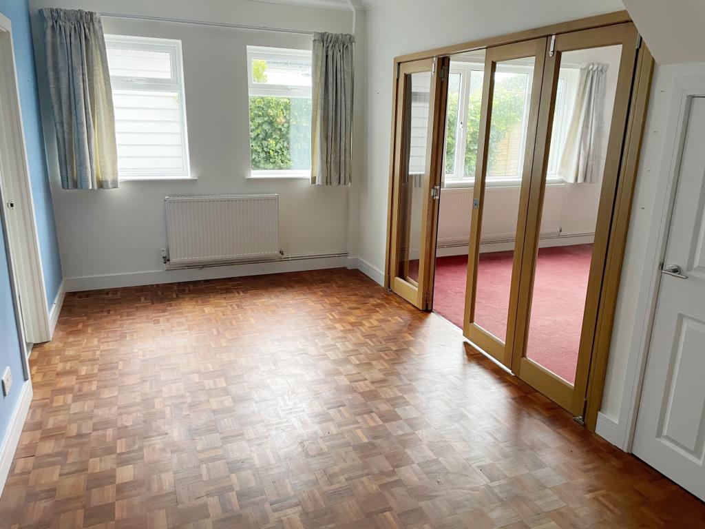 Lot: 2 - DETACHED FOUR BEDROOM CHALET BUNGALOW IN POPULAR VILLAGE - Dining room